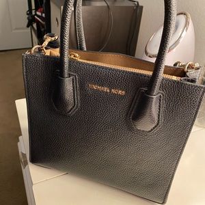 Michael Kors purse 👛